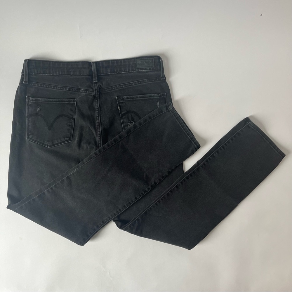 Levi’s Mid Rise Skinny